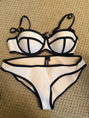 Triangl Swimwear White and Black Contrast Bikini Set